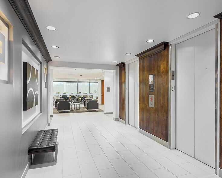 3295 River Exchange Dr, Peachtree Corners, GA à louer - Hall d’entrée – Image 3 sur 7