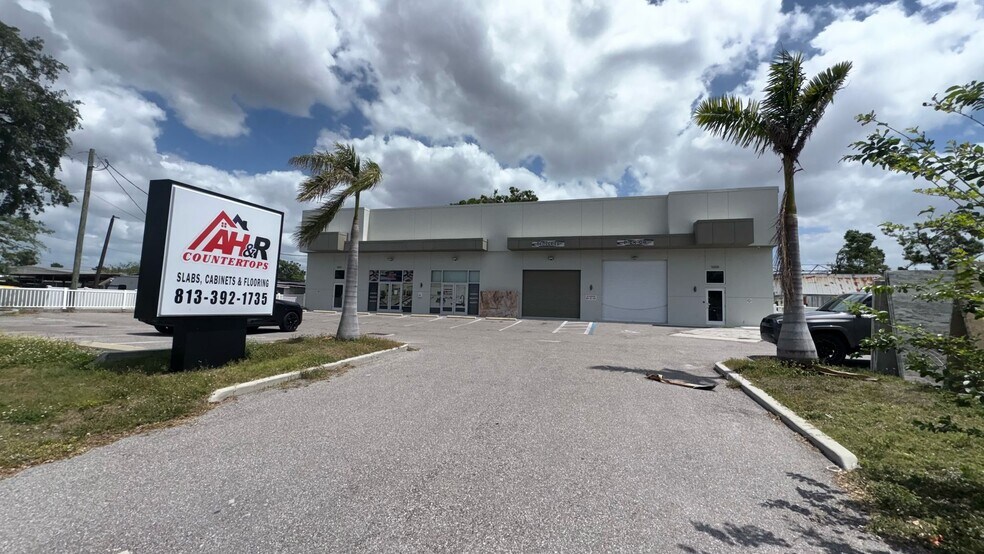 5007 N Lois Ave, Tampa, FL à vendre - Photo de l’immeuble – Image 1 sur 11