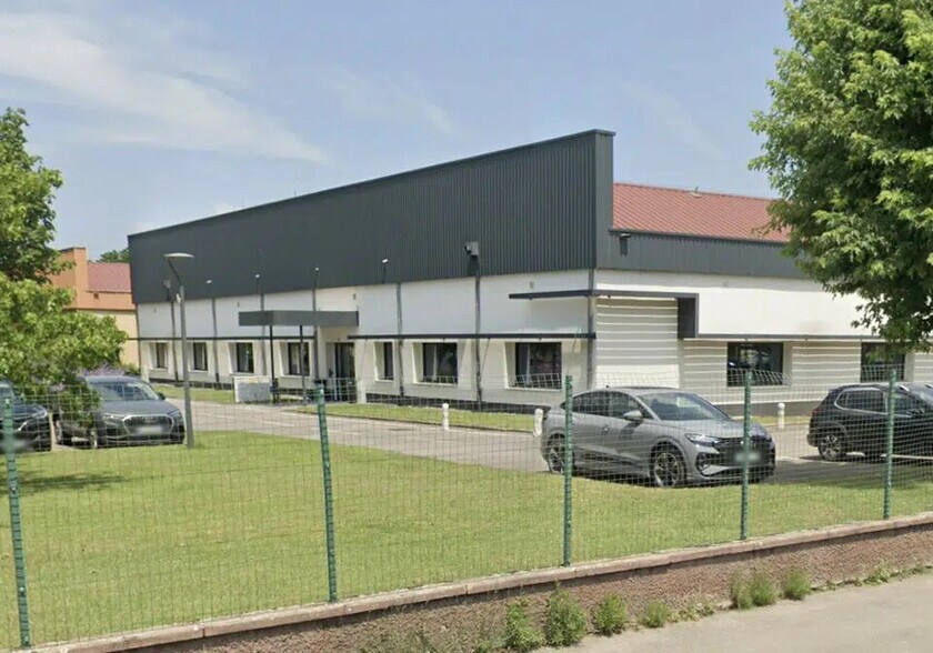 Bureau dans Vénissieux à louer - Photo de l’immeuble – Image 1 sur 1