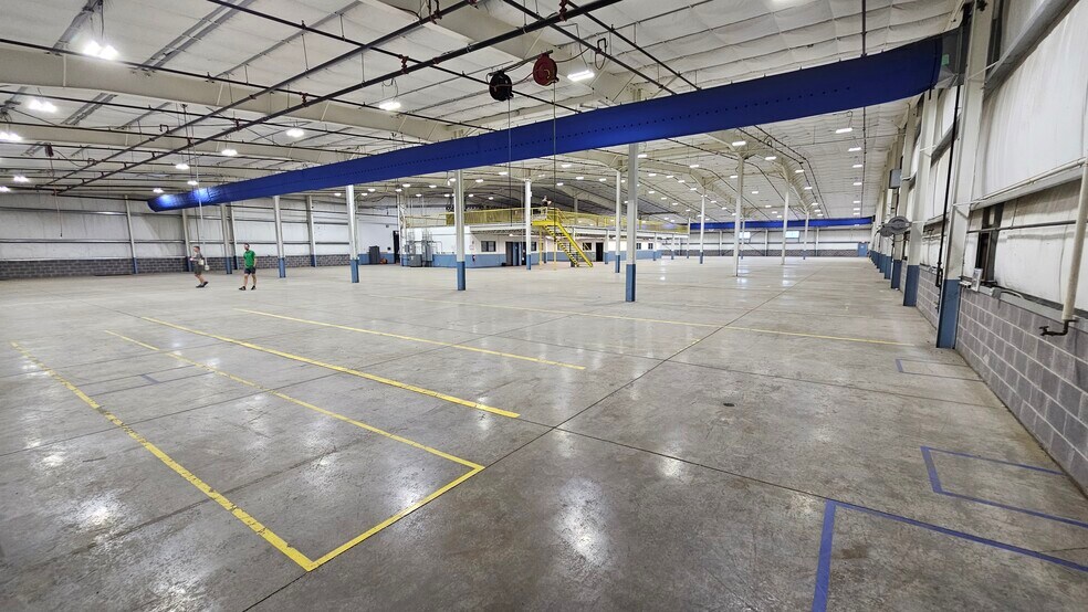 6377 Dean Pky, Ontario, NY à louer - Photo de l’immeuble – Image 3 sur 6