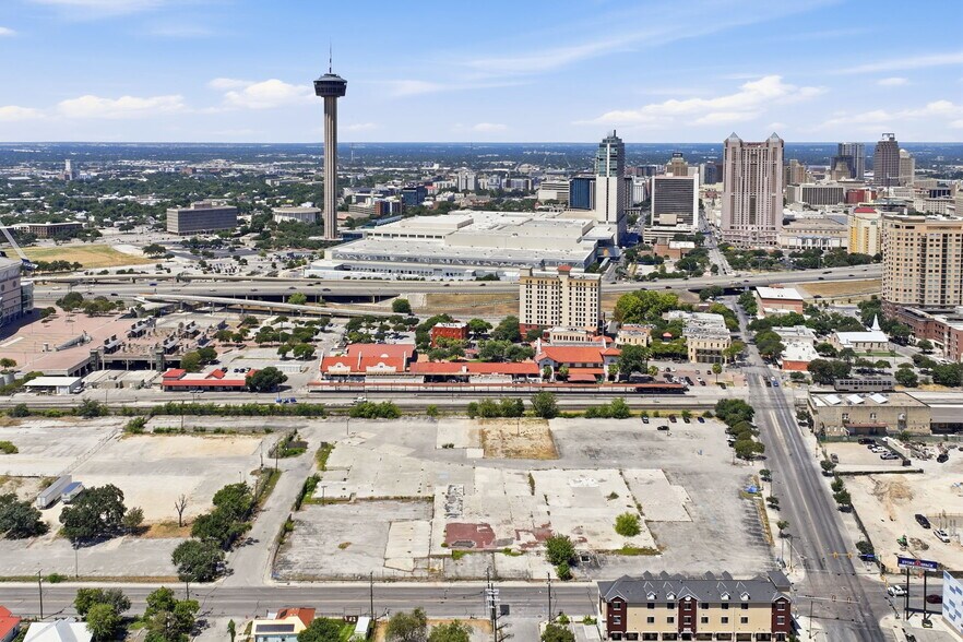1220 E Commerce St, San Antonio, TX à vendre - Photo de l’immeuble – Image 2 sur 24