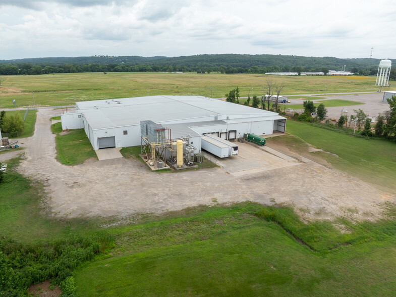 532 Industrial Park Dr, Mulberry, AR à vendre - Photo de l’immeuble – Image 3 sur 4