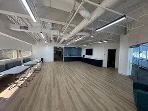 1 Research Dr, Westborough, MA à louer Photo intérieure– Image 1 sur 16