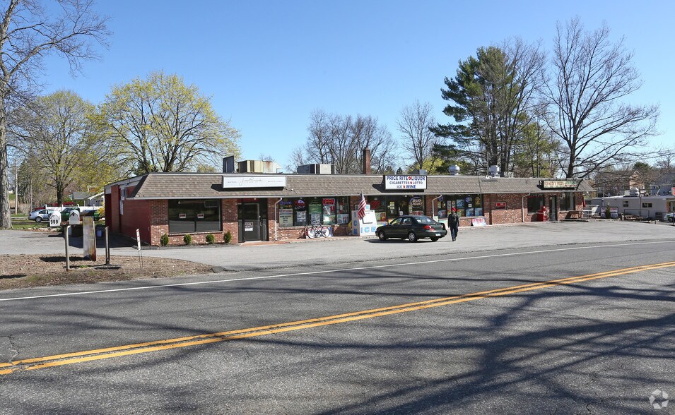 912 Terryville Ave, Bristol, CT à vendre - Photo de l’immeuble – Image 3 sur 10