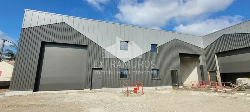 Local d'activités dans Saint-Étienne-la-Varenne à vendre - Photo de l’immeuble – Image 2 sur 5