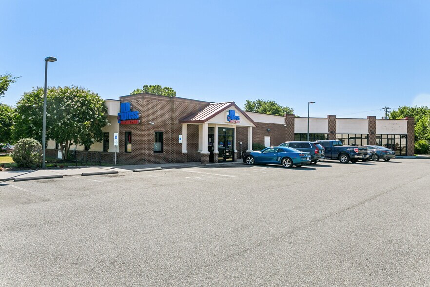 3321 W Mercury Blvd, Hampton, VA à louer - Photo principale – Image 2 sur 7