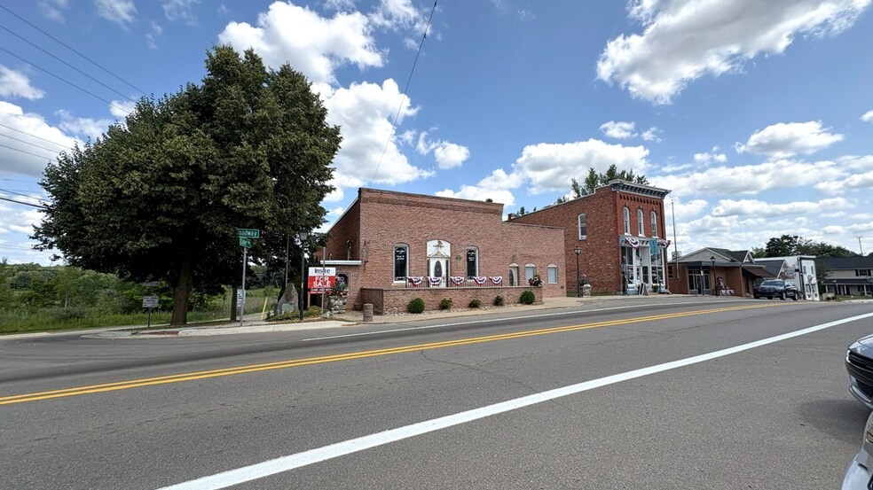 650 Broadway, Davisburg, MI à vendre - Photo de l’immeuble – Image 3 sur 10