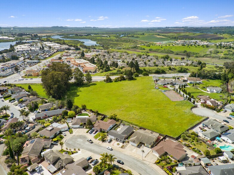 40 Eileen St, Watsonville, CA à vendre - Photo de l’immeuble – Image 3 sur 16