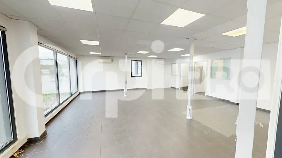 Local commercial dans Neuville-sur-Saône à louer - Photo de l’immeuble – Image 3 sur 6