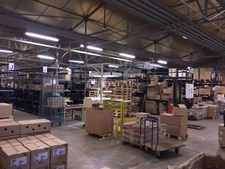 Industriel/Logistique dans Joué-lès-Tours à louer - Photo de l’immeuble – Image 1 sur 7