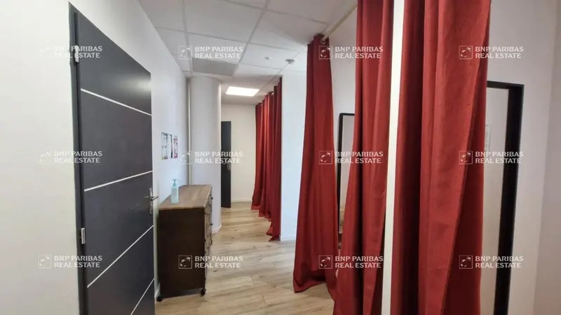 Bureau dans Challes-les-Eaux à louer - Photo de l’immeuble – Image 2 sur 10