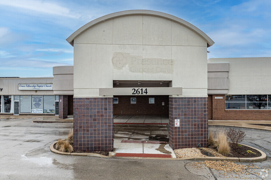 2614 W Jefferson St, Joliet, IL à louer - Photo de l’immeuble – Image 3 sur 4