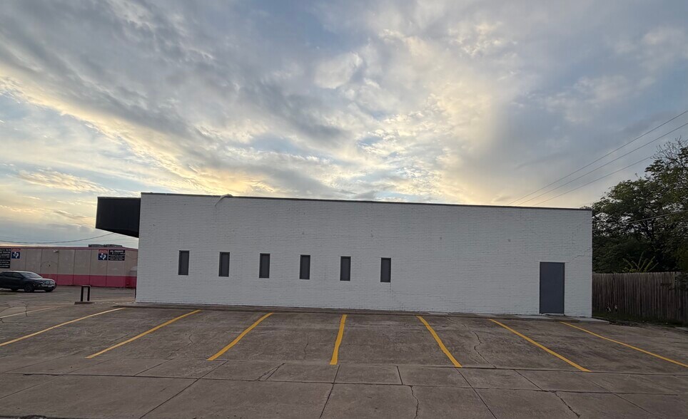 612 Michael Dr, Everman, TX à louer - Photo de l’immeuble – Image 3 sur 9