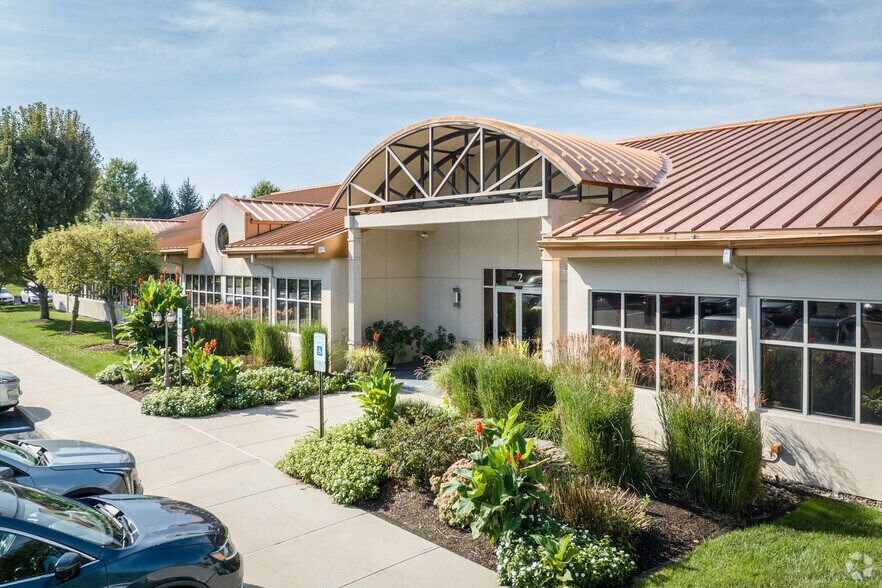 2 Medical Park Dr, West Nyack, NY à louer - Photo de l’immeuble – Image 2 sur 10