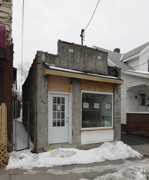 2303 15th St, Troy, NY à vendre - Photo principale – Image 1 sur 4