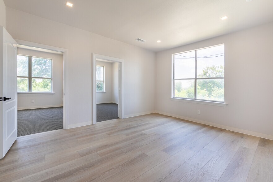 1307 W Abram St, Arlington, TX à louer - Photo principale – Image 1 sur 21