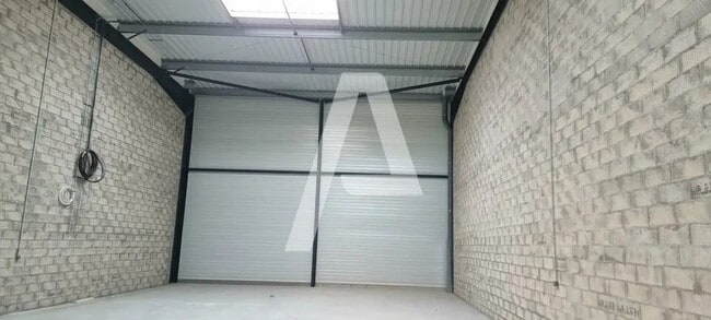 Plus de détails pour Local d’activités à vendre