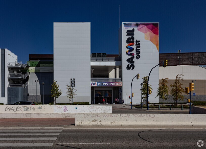 Local commercial dans Leganés, Madrid à louer - Photo de l’immeuble – Image 3 sur 3