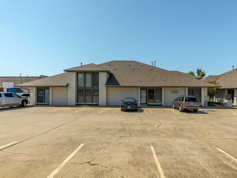 429 W Wilshire Blvd, Oklahoma City, OK à louer - Photo de l’immeuble – Image 3 sur 21