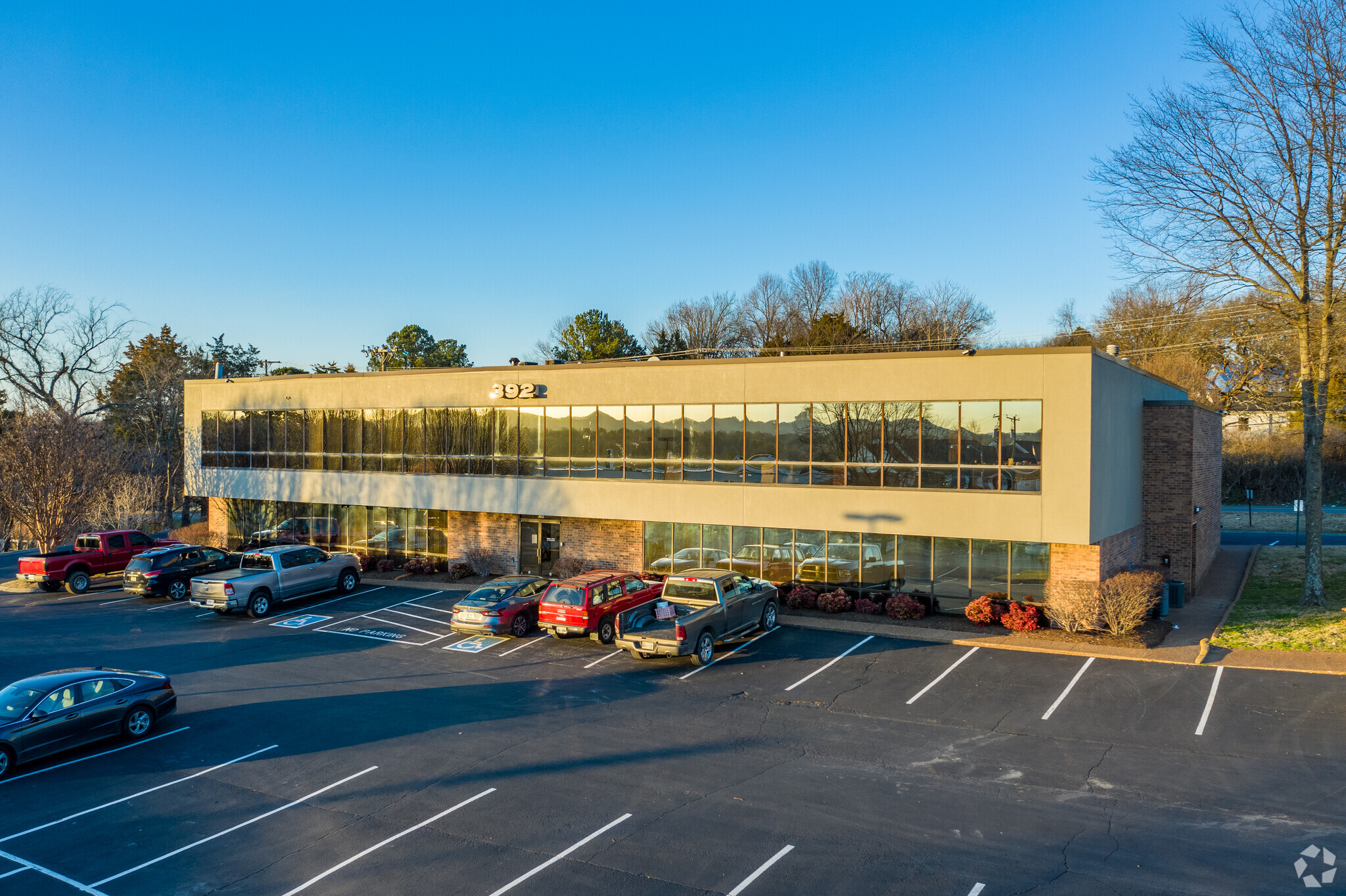392 Harding Pl, Nashville, TN à louer Photo principale– Image 1 sur 19