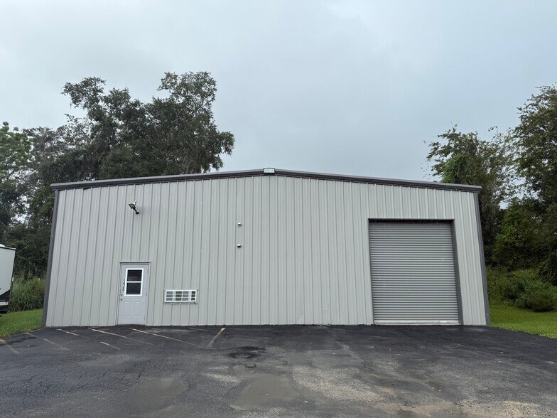 420-430 Clay Drain Rd, Wildwood, FL à louer - Photo de l’immeuble – Image 2 sur 24