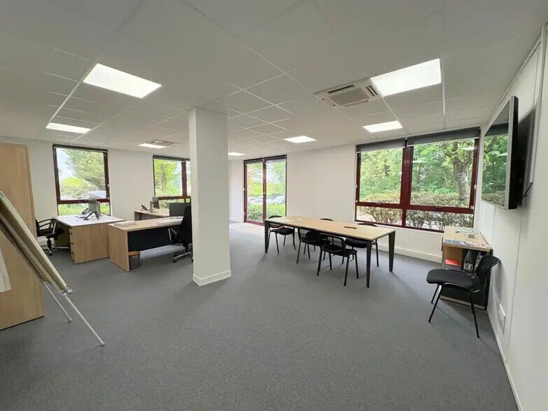 Bureau dans Saint-Germain-en-Laye à louer - Photo intérieure – Image 3 sur 15