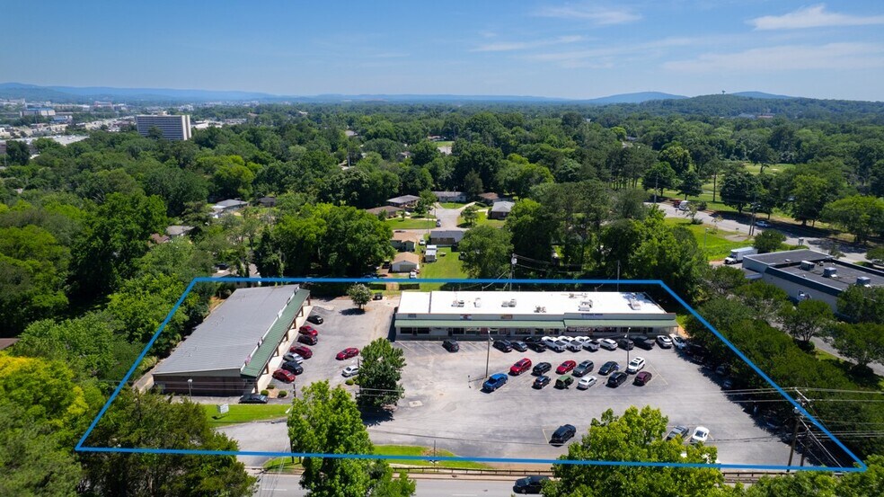 Oakwood Avenue Retail Center portefeuille de 2 biens à vendre sur LoopNet.fr - Photo de l’immeuble – Image 2 sur 12