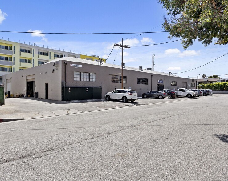 2948 Colorado Ave, Santa Monica, CA à louer - Photo de l’immeuble – Image 3 sur 4