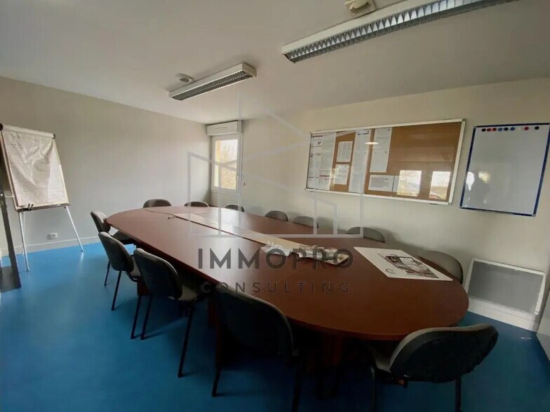 Bureau dans Val-de-Reuil à vendre - Photo intérieure – Image 2 sur 8