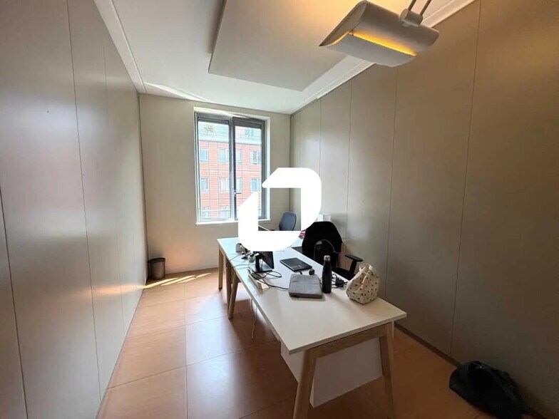 Bureau dans Lyon à louer - Photo de l’immeuble – Image 3 sur 16