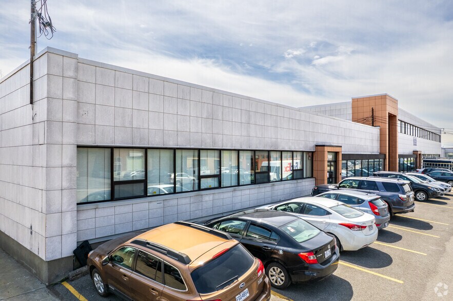 5540-5610 Rue Paré, Mont-Royal, QC à louer - Photo de l’immeuble – Image 2 sur 7