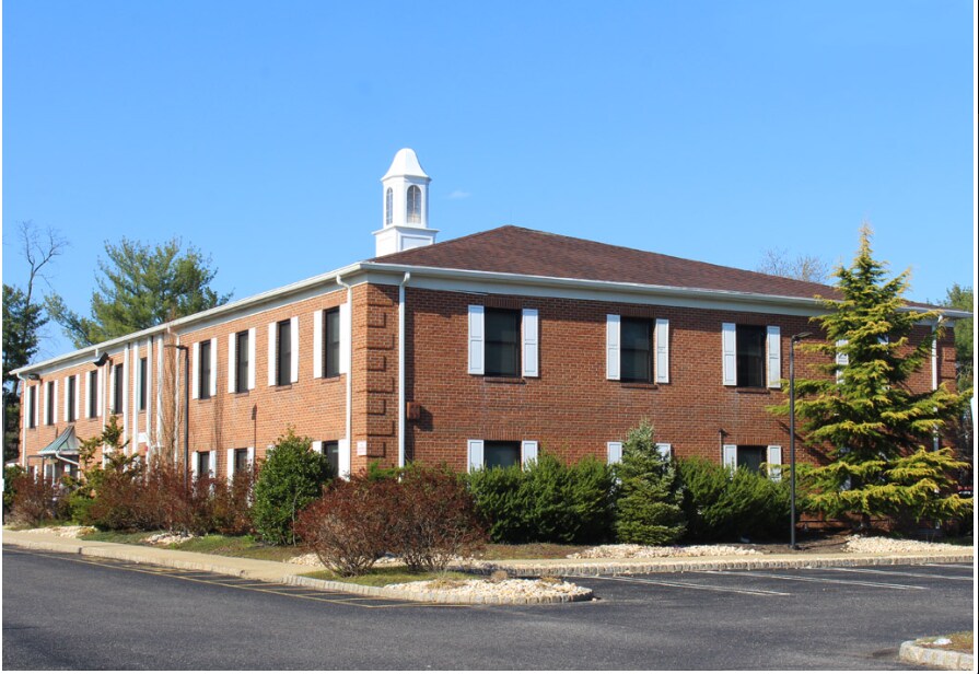 296 Summerhill Rd, Spotswood, NJ à louer Photo de l’immeuble– Image 1 sur 4