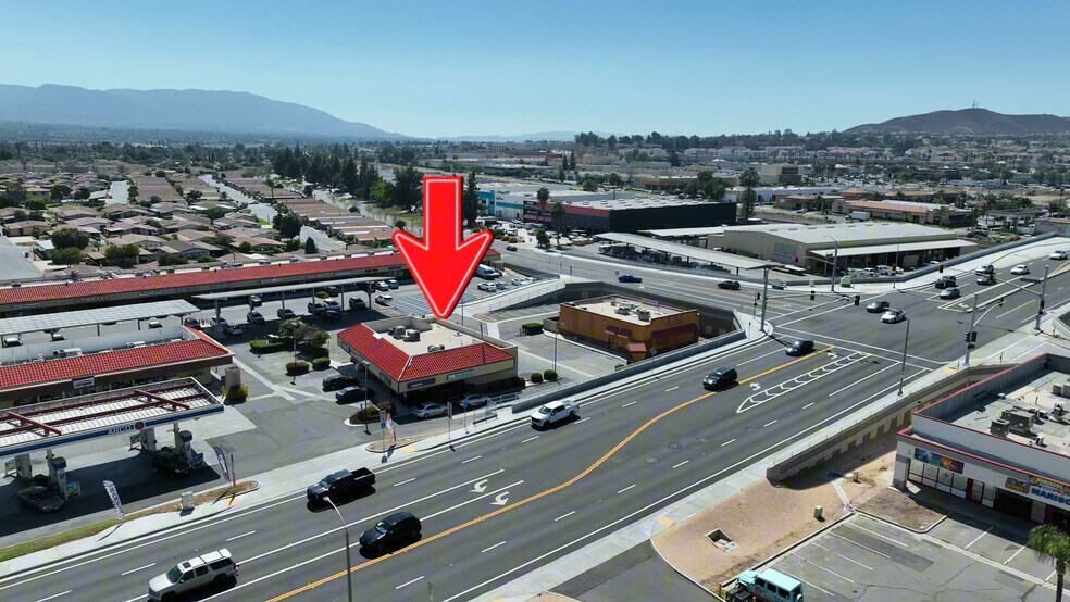 3830 N Mckinley St, Corona, CA à louer - Vidéo sur l’annonce professionnelle – Image 3 sur 4