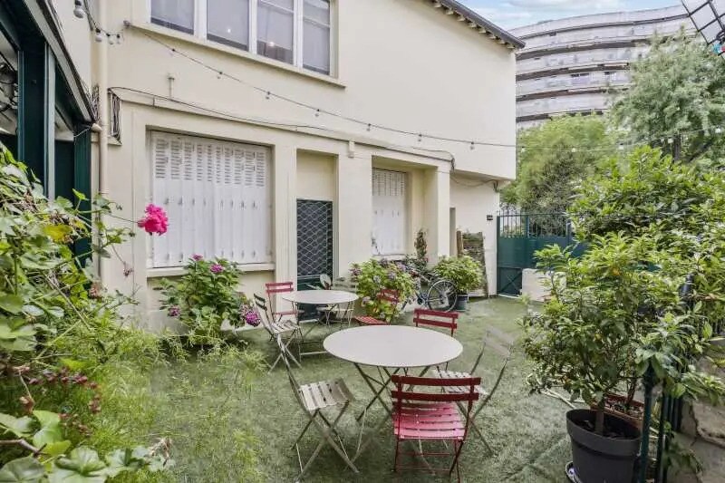 Bureau dans Neuilly-sur-Seine à louer - Photo de l’immeuble – Image 1 sur 8