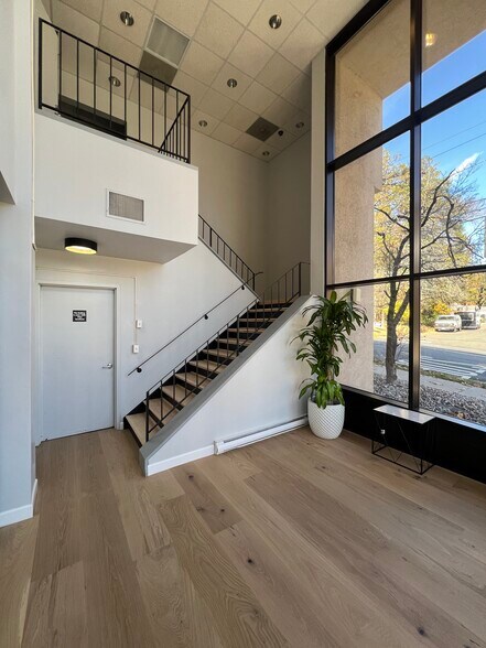 24 W Emerson Plz, Emerson, NJ à louer - Photo de l’immeuble – Image 3 sur 15