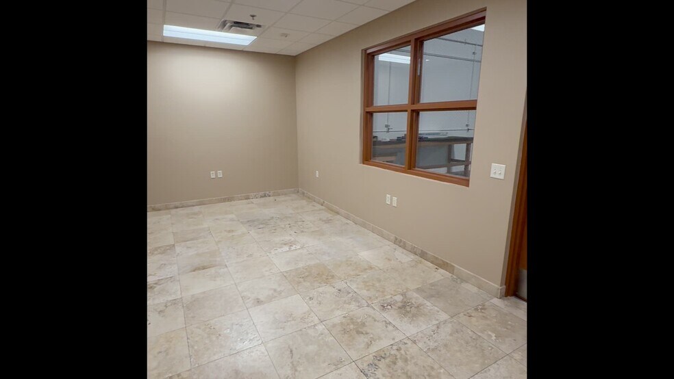 1825 W Knudsen Dr, Phoenix, AZ à louer - Vidéo sur l’annonce professionnelle – Image 2 sur 14