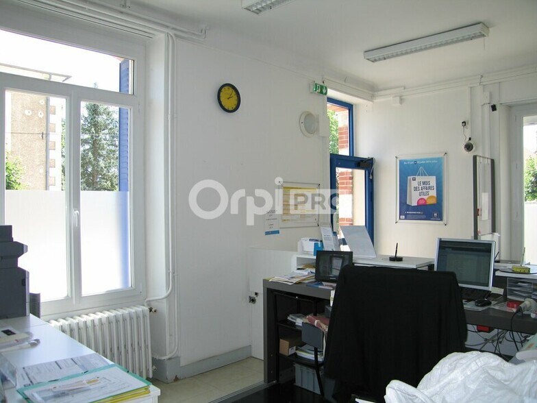 Local d'activités dans Levet à vendre - Photo intérieure – Image 3 sur 5