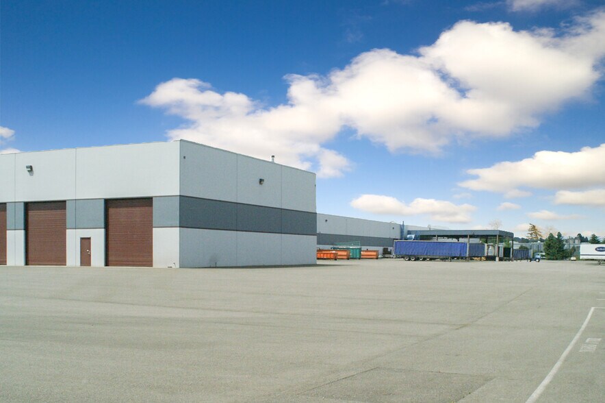 3011 70th Ave E, Fife, WA à louer - Photo de l’immeuble – Image 2 sur 11
