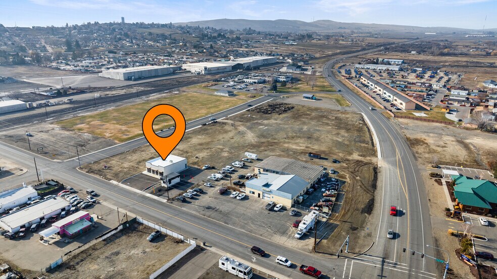 209 1st, Sunnyside, WA à louer - Aérien – Image 3 sur 14