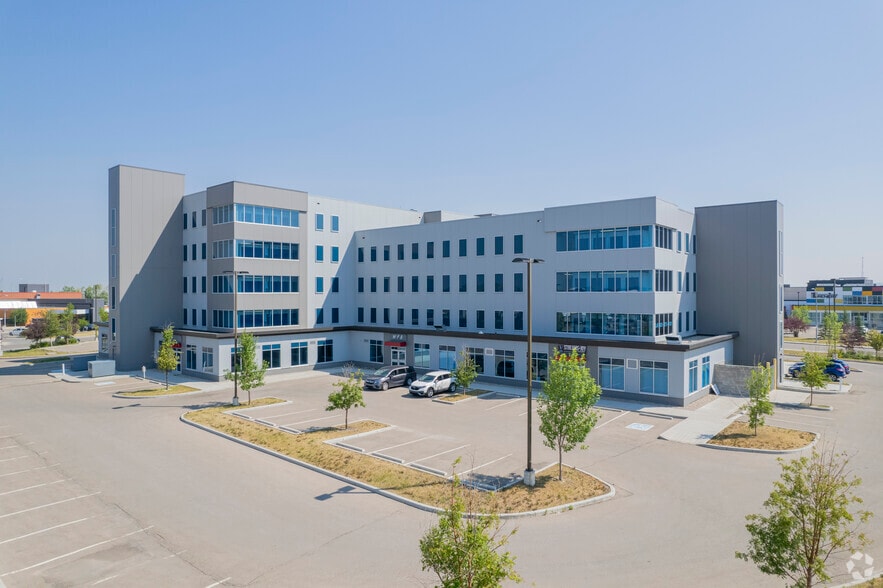 11 Royal Vista Link NW, Calgary, AB à louer - Photo de l’immeuble – Image 3 sur 3