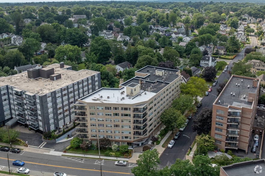 12 Old Mamaroneck Rd, White Plains, NY à louer - Aérien – Image 2 sur 4