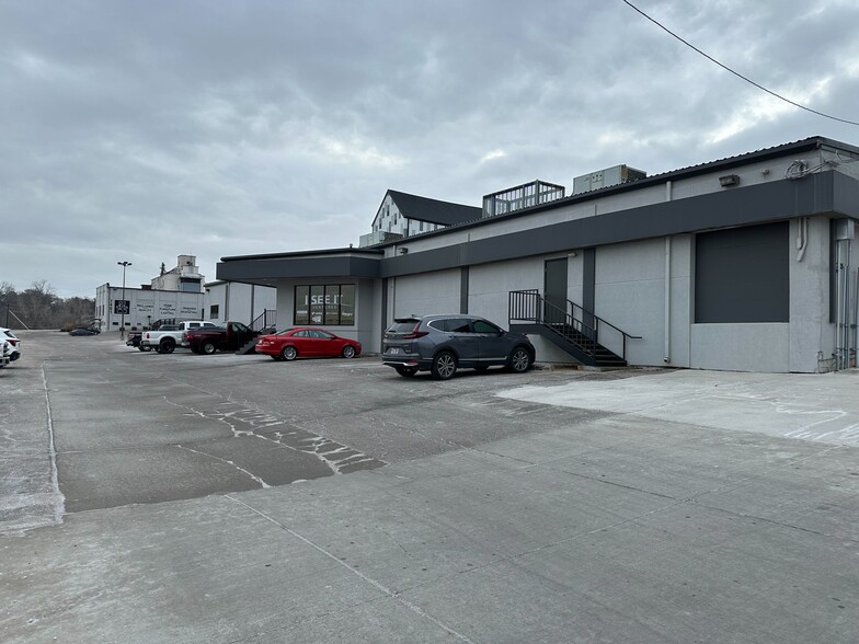 7305 Main St, Omaha, NE à louer - Photo de l’immeuble – Image 1 sur 4