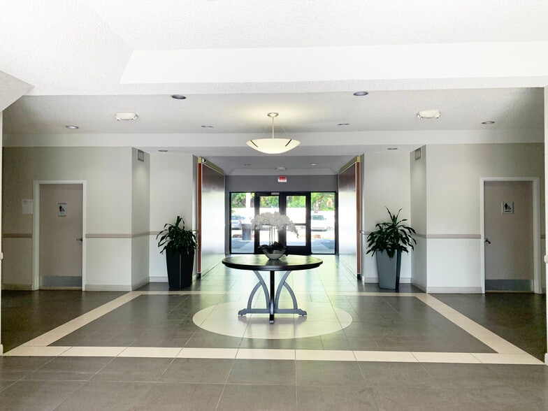7990 SW 117th Ave, Miami, FL à louer - Photo intérieure – Image 2 sur 8