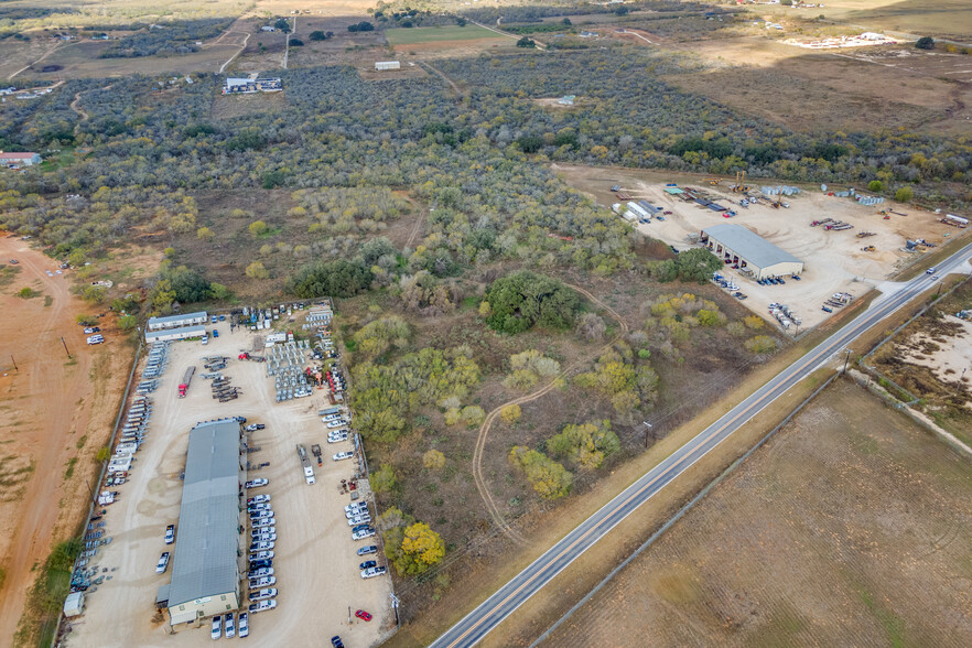 Farm to Market Road 1784, Pleasanton, TX à vendre - Photo de l’immeuble – Image 2 sur 5