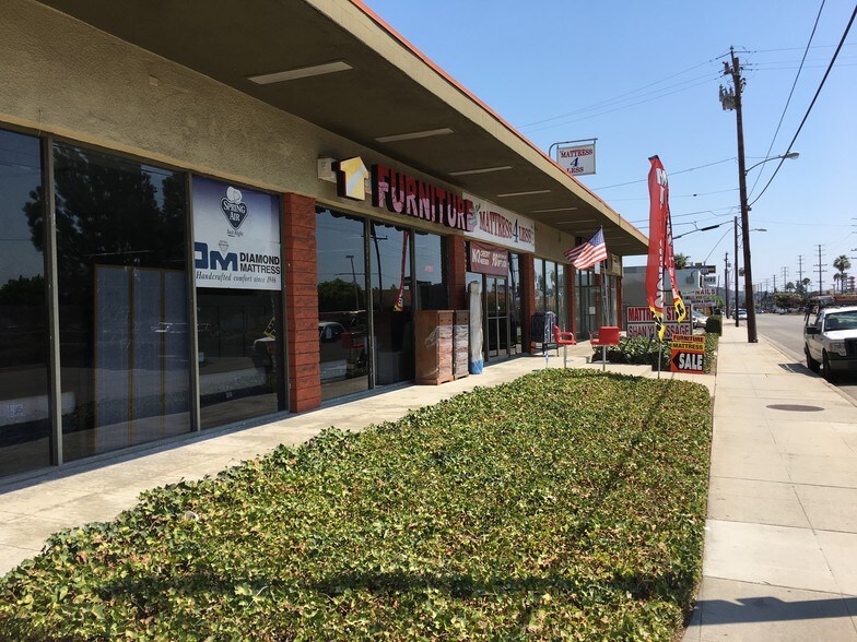 616 N Azusa Ave, West Covina, CA à louer - Photo de l’immeuble – Image 2 sur 2