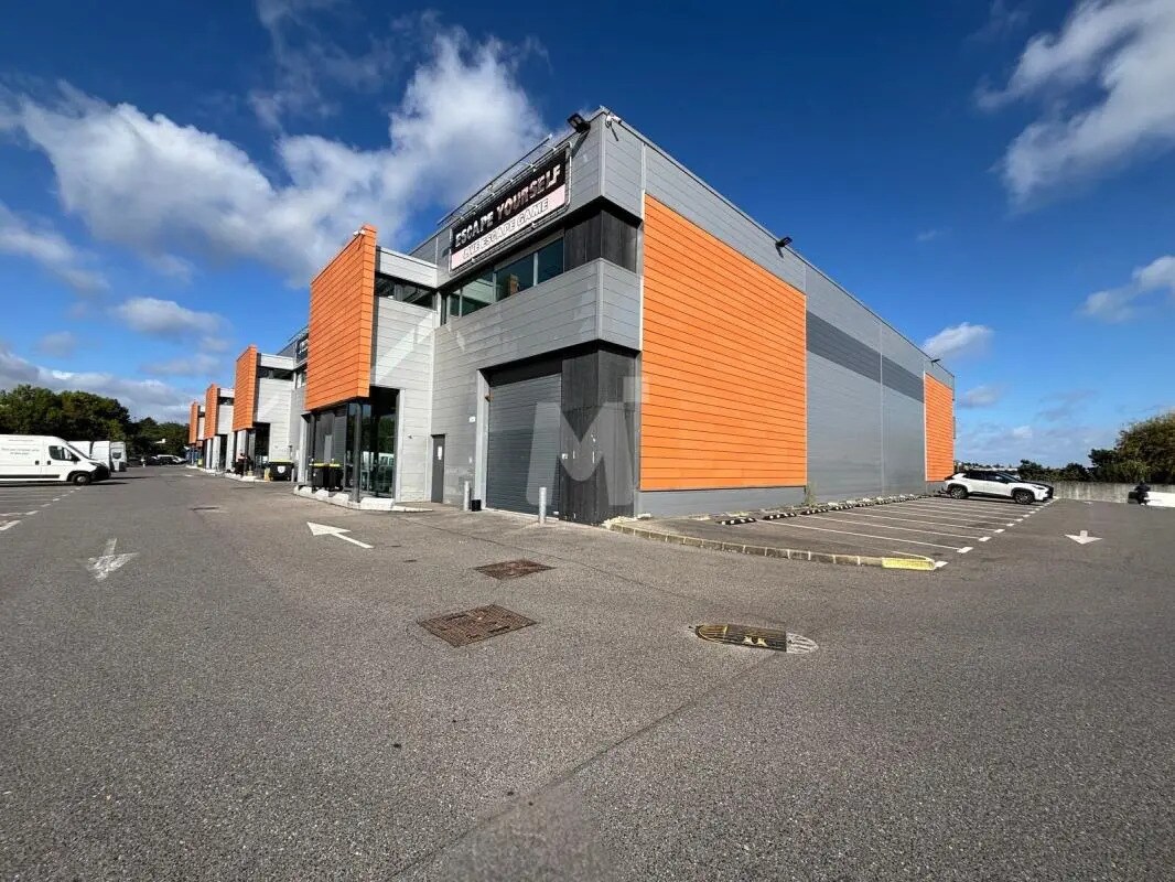 Local d’activités dans Montlhéry à louer Photo de l’immeuble– Image 1 sur 10