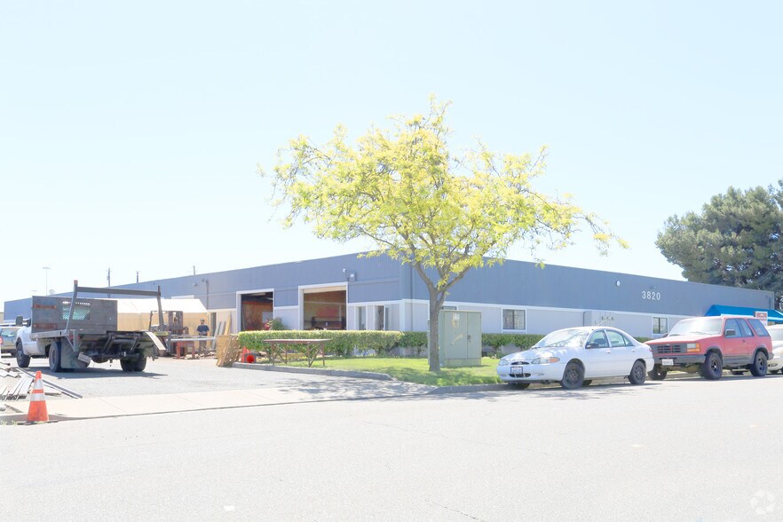3820 Industrial Way, Benicia, CA à louer - Photo de l’immeuble – Image 3 sur 15