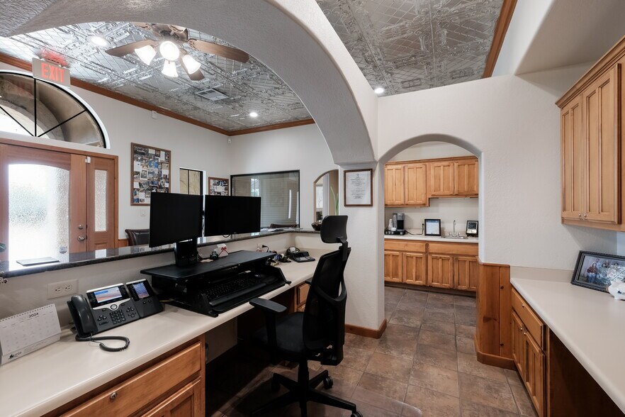 237 19th St, Hondo, TX à vendre - Photo de l’immeuble – Image 3 sur 15