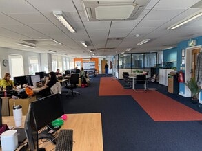 50-52 The Broadway, Crawley à louer Photo intérieure– Image 1 sur 5