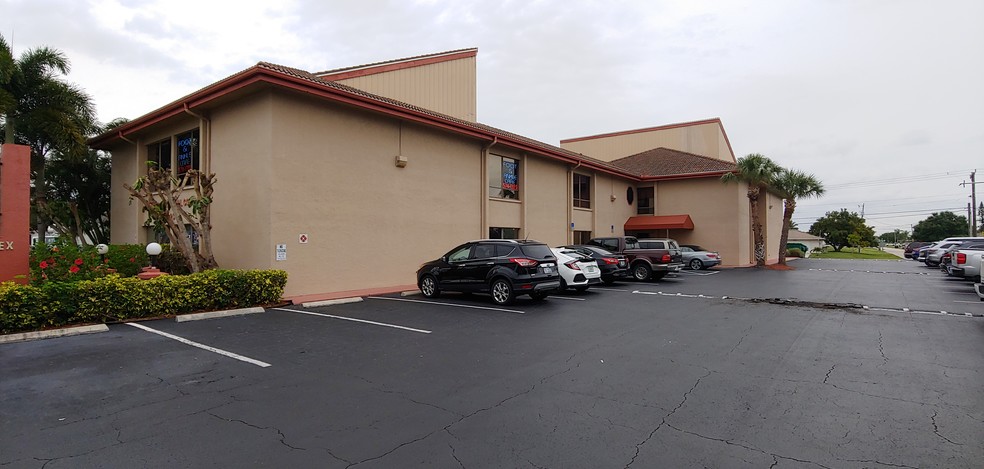923 Del Prado Blvd S, Cape Coral, FL à vendre - Photo de l’immeuble – Image 2 sur 11